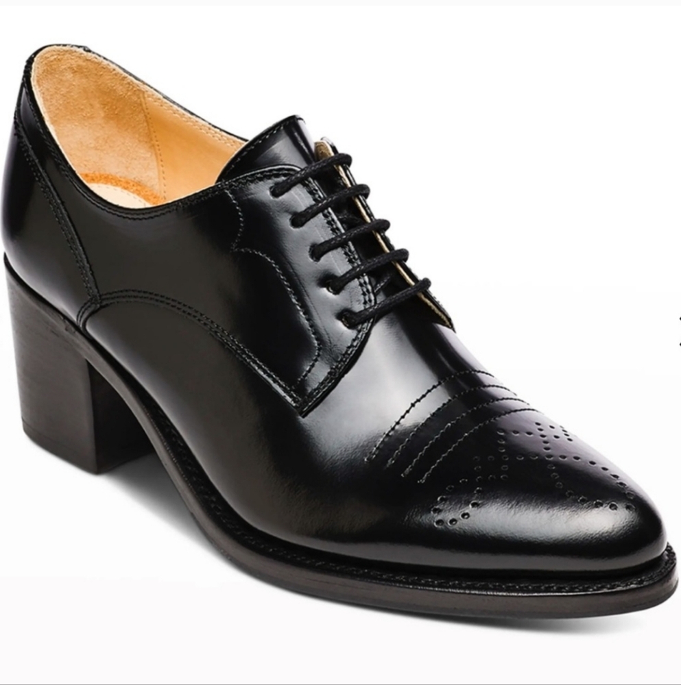 Angela Scott Miss Button Midheel‎